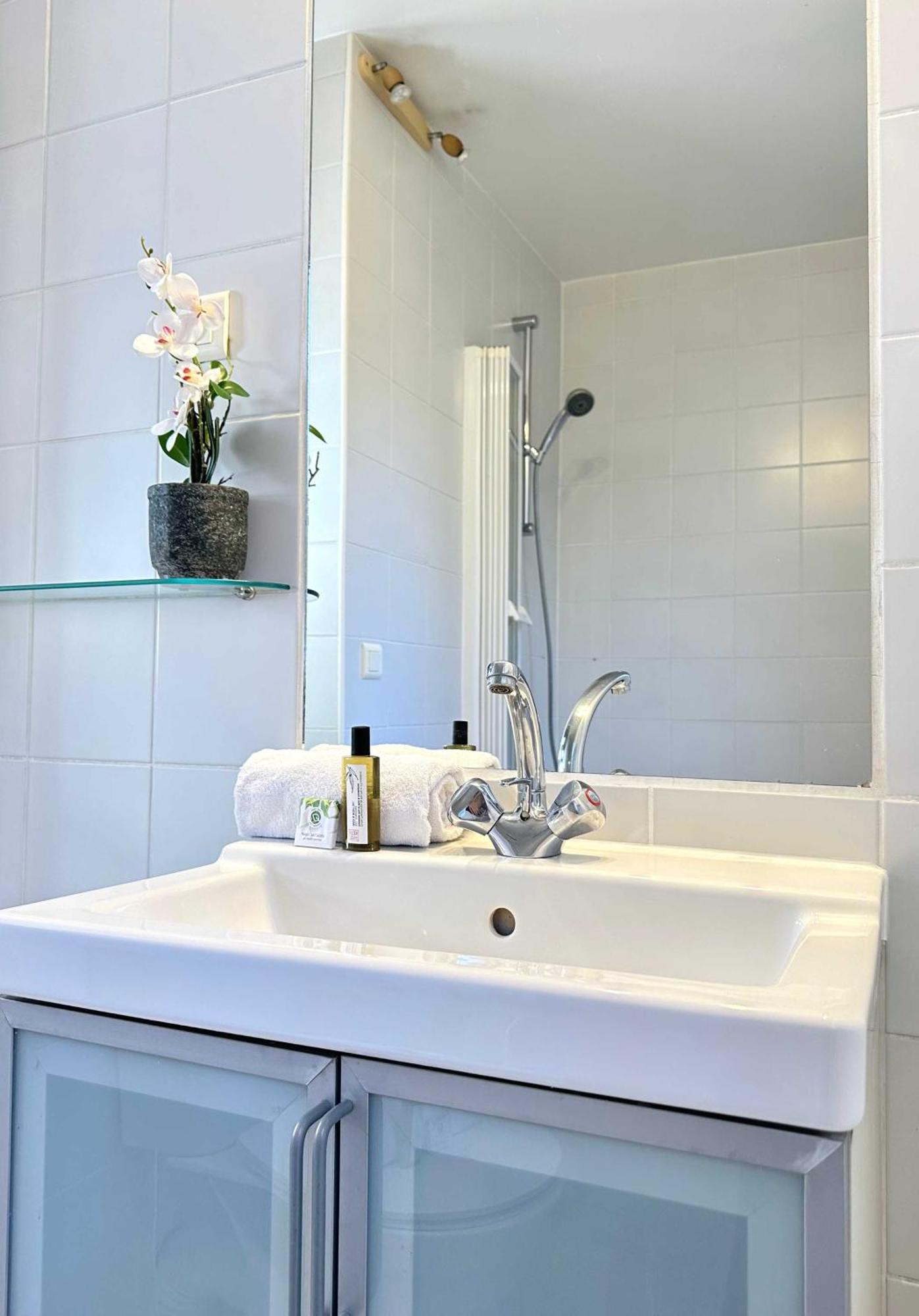 Beautiful Calm Studio In Le Marais Paris Exterior photo